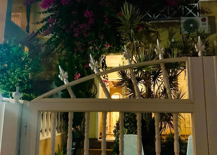 Ferienhaus Charming Duplex With Pool Torrevieja
